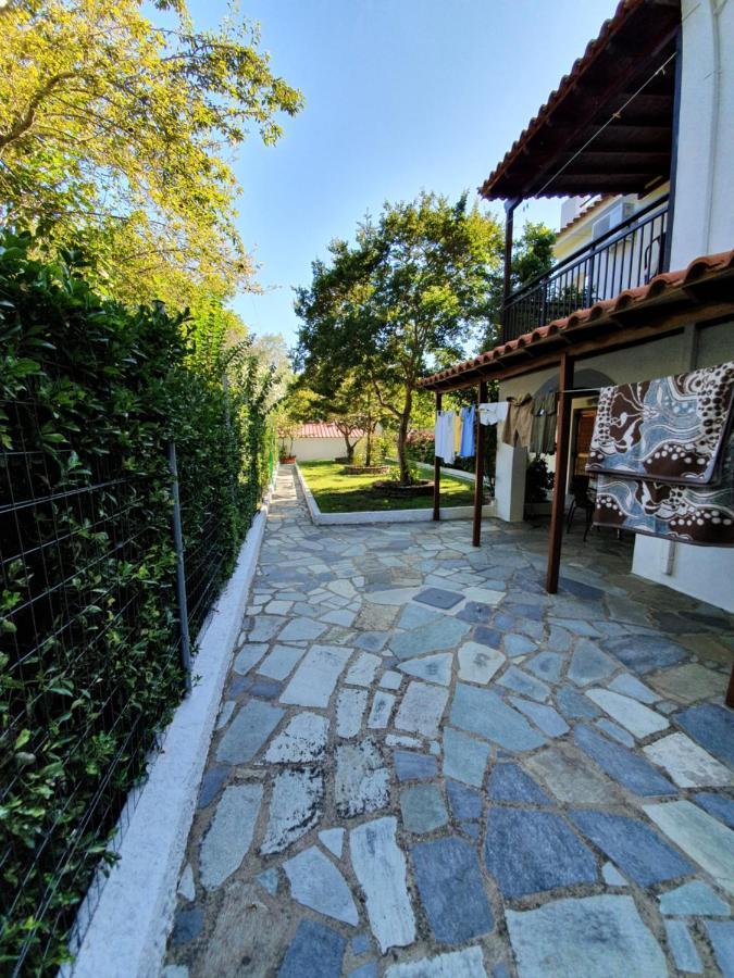 Dionisos Studios And Apts Skiathos Koukounaries Exterior foto