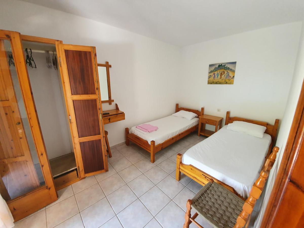 Dionisos Studios And Apts Skiathos Koukounaries Exterior foto